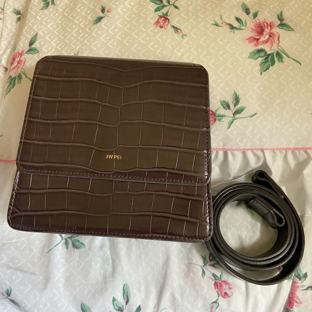 JW PEI CREAM BAG SO CUTE BOXY